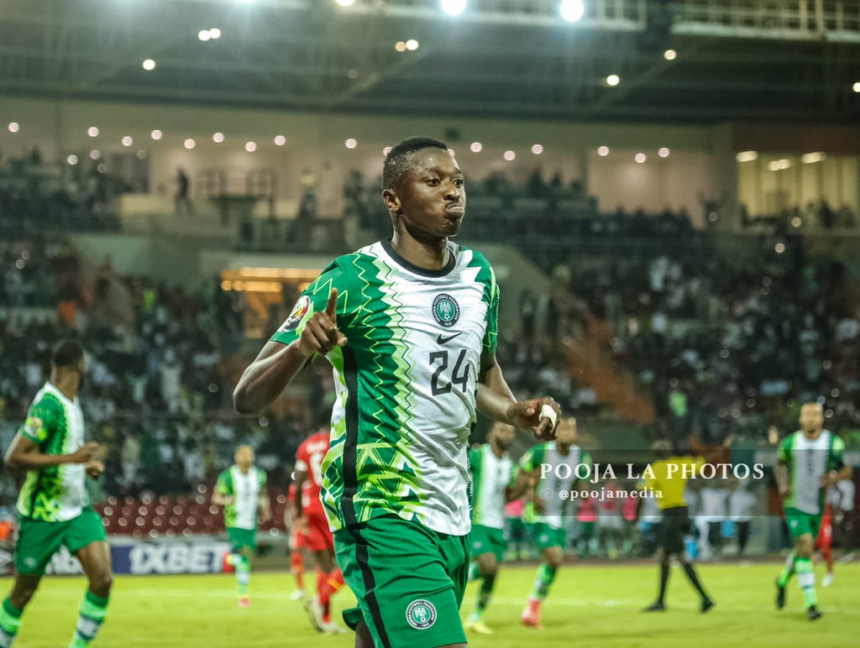 Umar, Yusuf expected as Eagles camp swell to 21 players