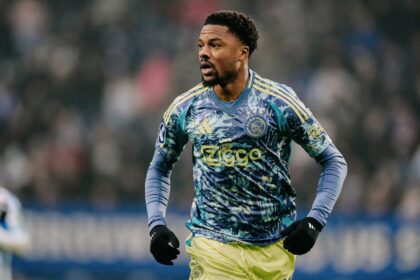 Akpom passes Ipswich medical but Ajax prefer Birmingham offer