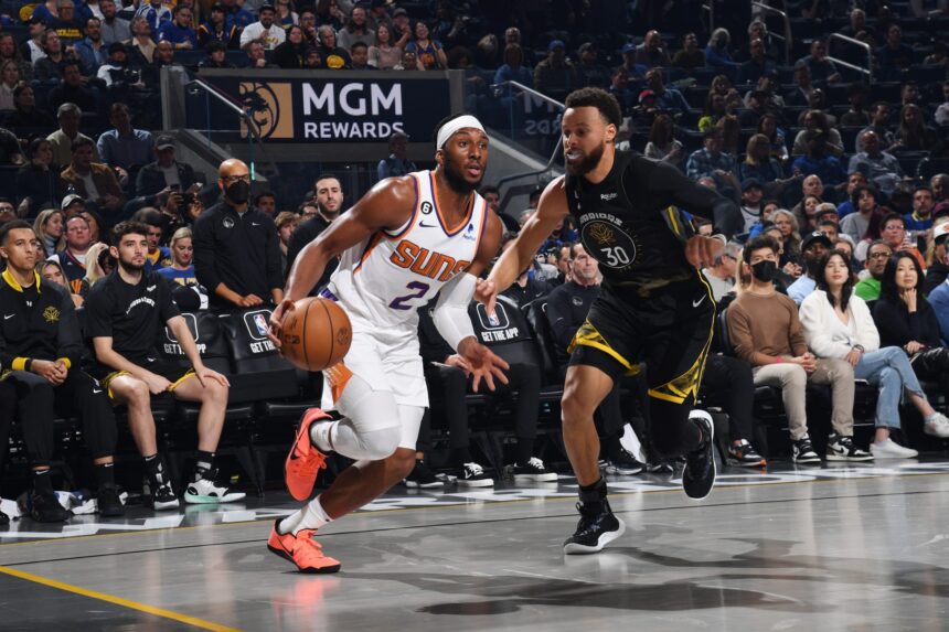Josh Okogie (left)