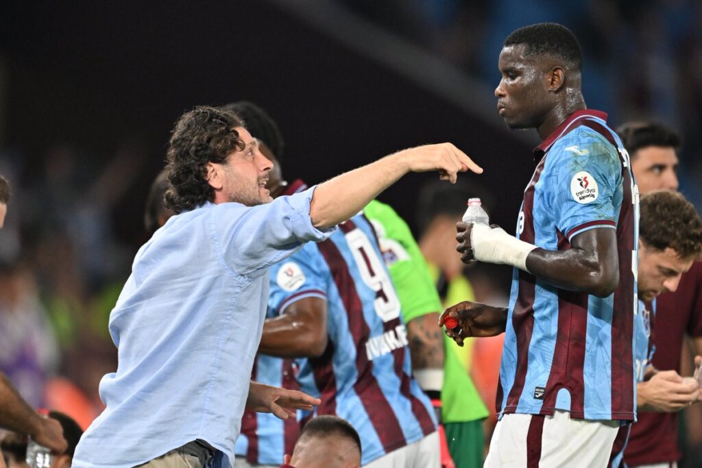 Onuachu strikes as Trabzonspor edge Kocaelispor 1-0 39 Paul Onuachu and Manager Fatih Tekke