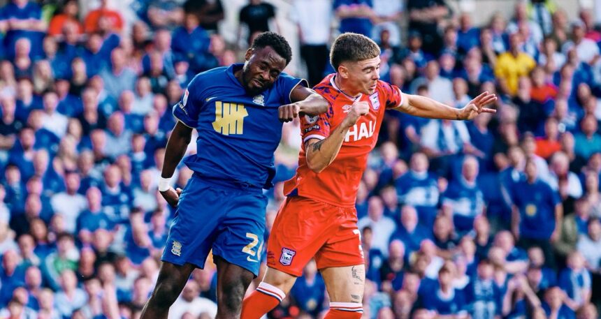Bright Osayi-Samuel contesting for the ball