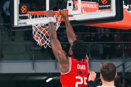 Daniel Oturu drops 18 as Hapoel Tel Aviv beat Barca 103-87 in EuroLeague debut