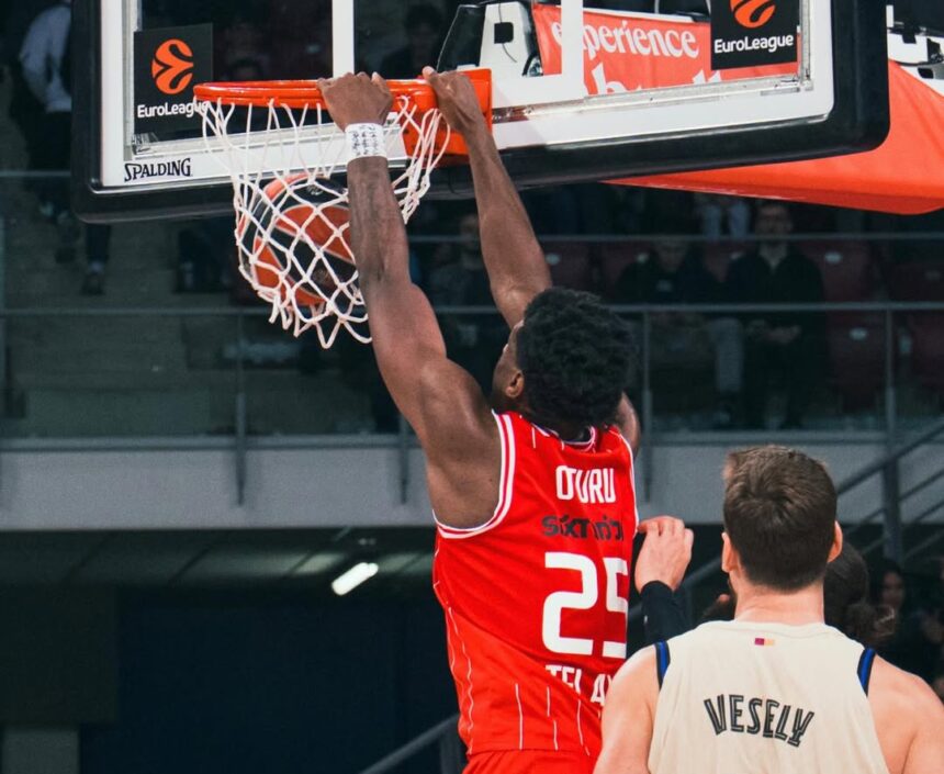 Daniel Oturu drops 18 as Hapoel Tel Aviv beat Barca 103-87 in EuroLeague debut