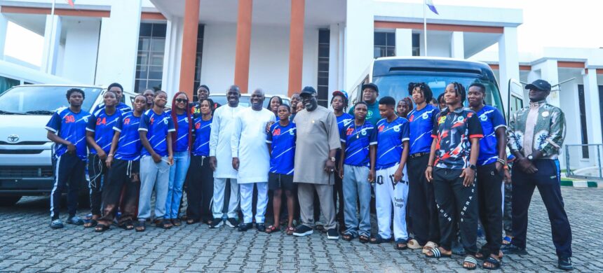 Delta State Governor Sheriff Oborevwori, presents new buses to Warri Wolves, Delta Queens