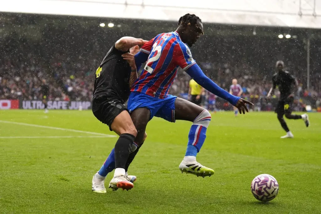 Zaidu, Uche replace injured Dessers, Osayi-Samuel in Super Eagles World Cup qualifying Squad 39 Chrisantus Uche in action for Crystal Palace