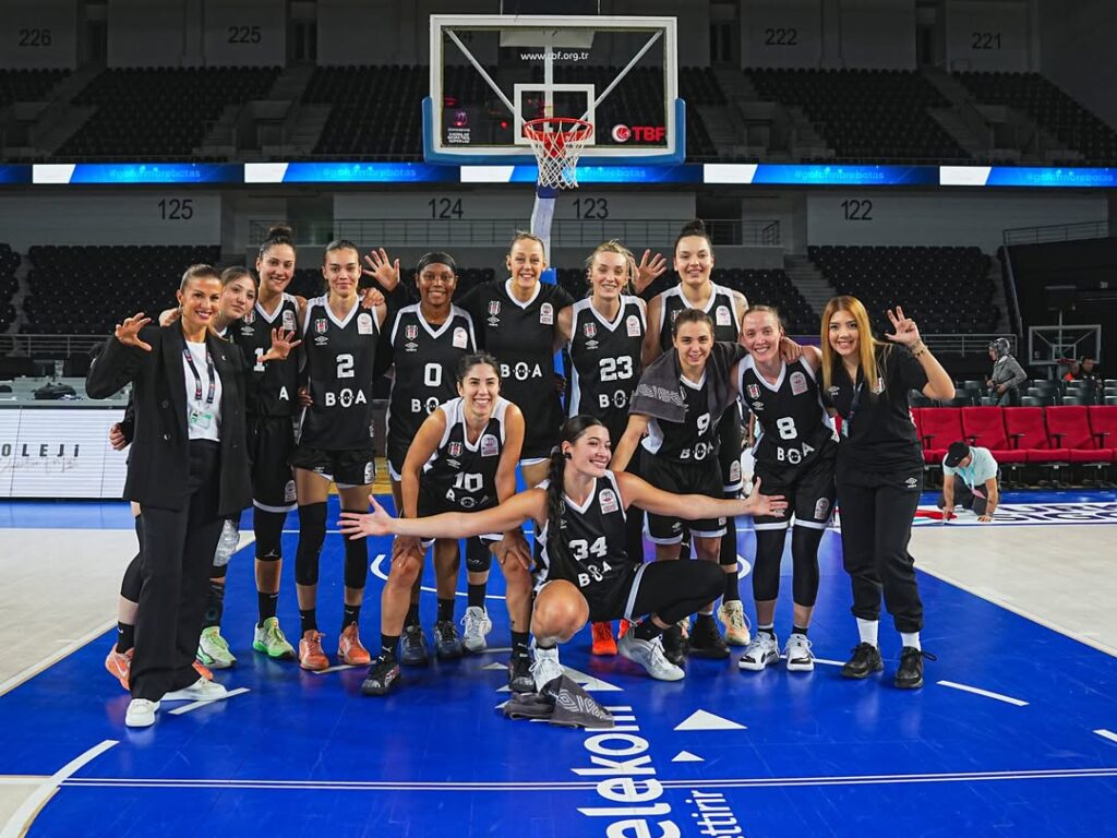 Amy Okonkwo and Besiktas teammates after the win