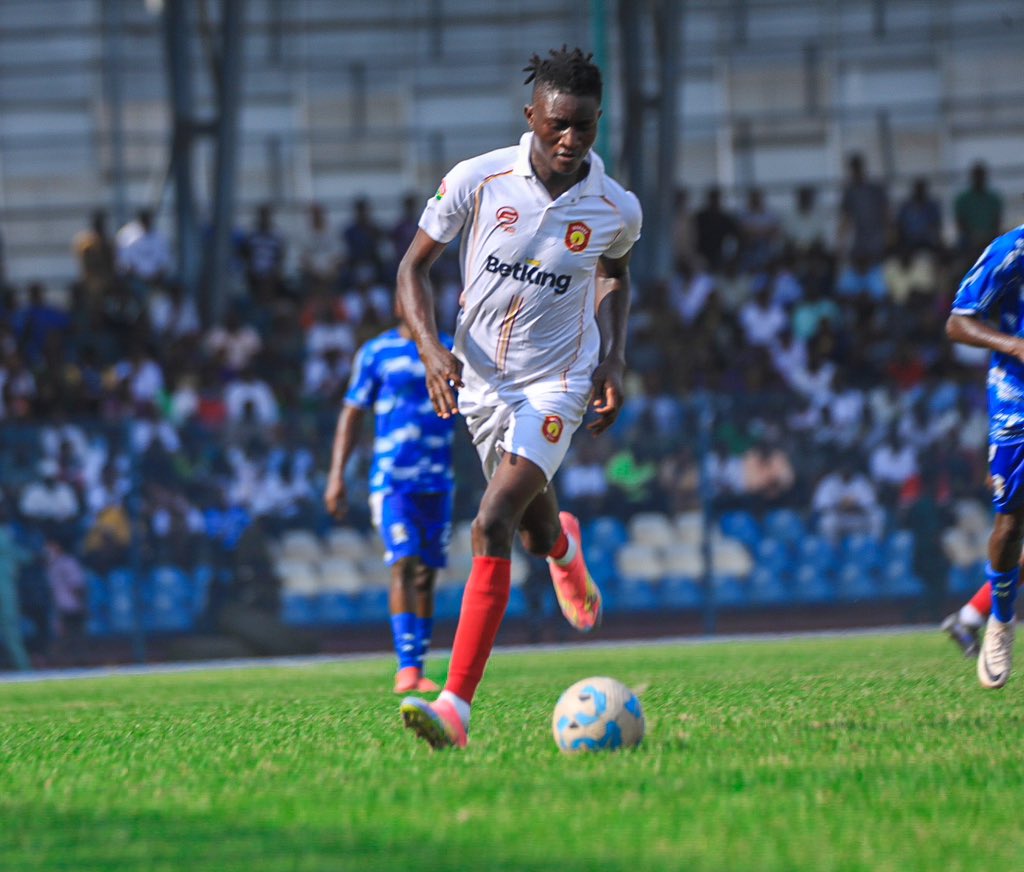 Shola Adelani completes move to Bulgarian side Botev Plovdiv from Ikorodu City