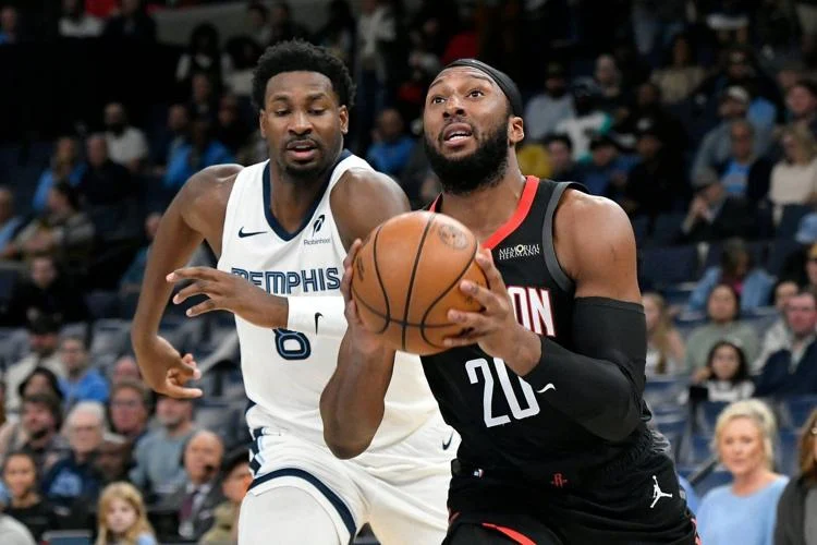 Okogie (right)
