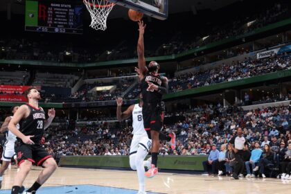 Josh Okogie shines as Rockets extend win streak to five
