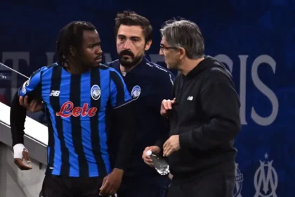 Ademola Lookman clashes with Atalanta manager Ivan Juric