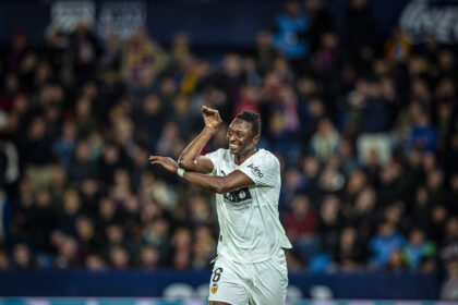 Sadiq Umar nets first league goal of the season in Valencia’s 2-0 win over Levante