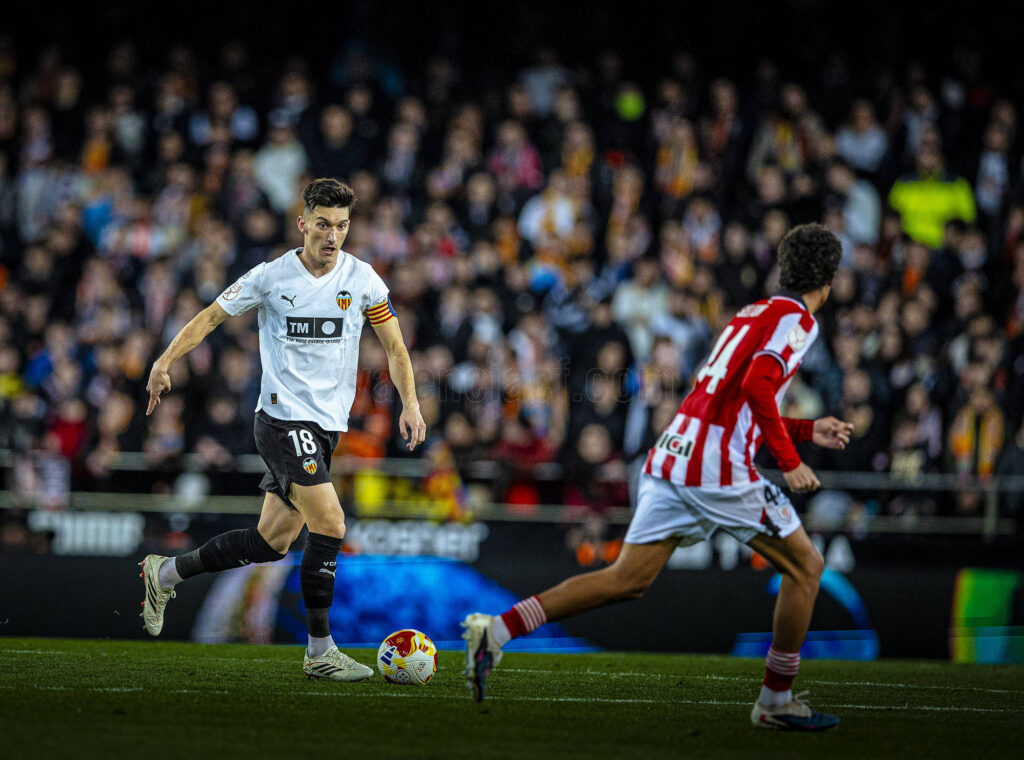 Sadiq Umar scores own goal, nets first goal of the season in Valencia’s 2-1 Copa del Rey loss to Athletic Bilbao