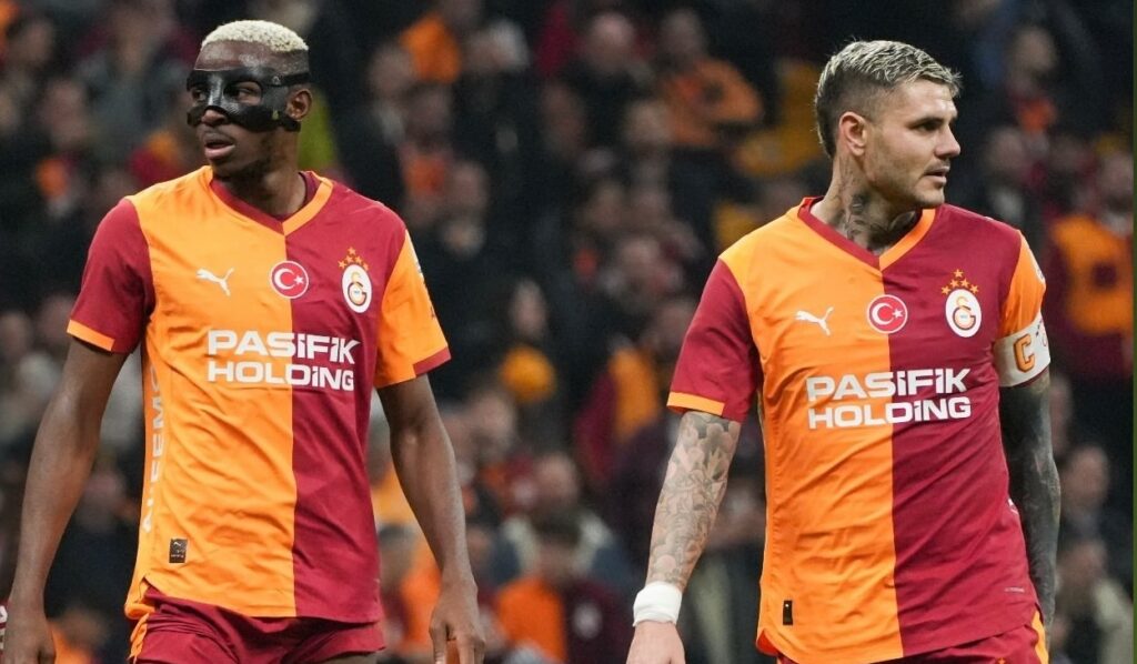 Victor Osimhen (left) and Mauro Icardi