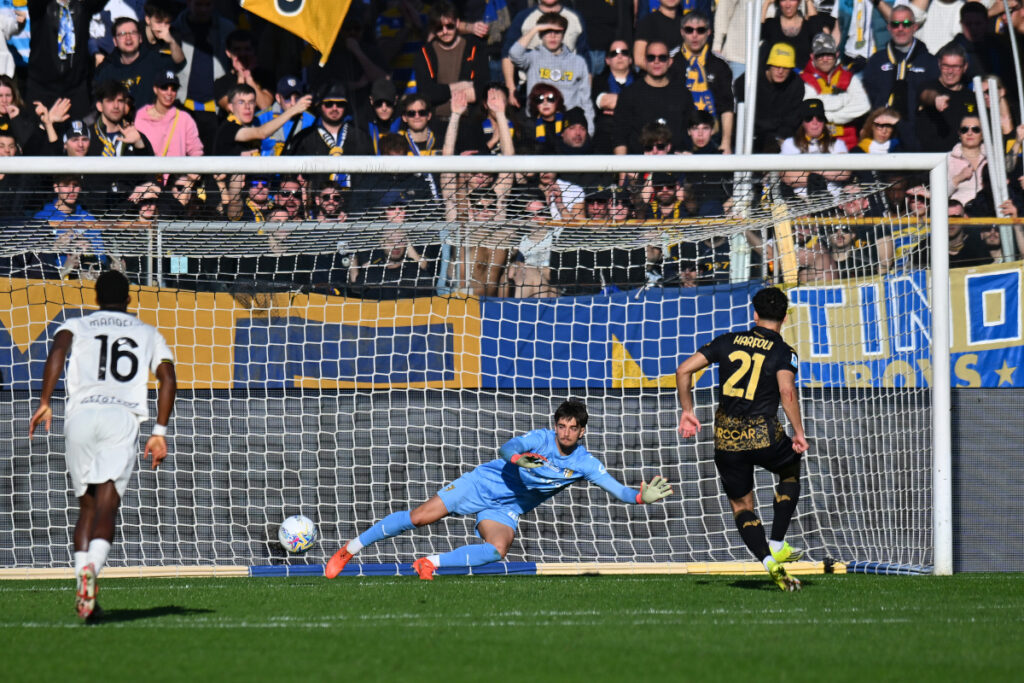 Gift Orban sent off in 11th minute as Parma snatch late win over Verona 38 Gift Orban sent off in 11th minute as Parma snatch late win over Verona