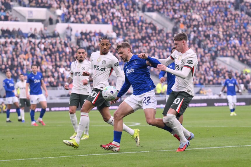 Yakubu Aiyegbeni returns to Merseyside, watches Everton thrash Chelsea 3-0