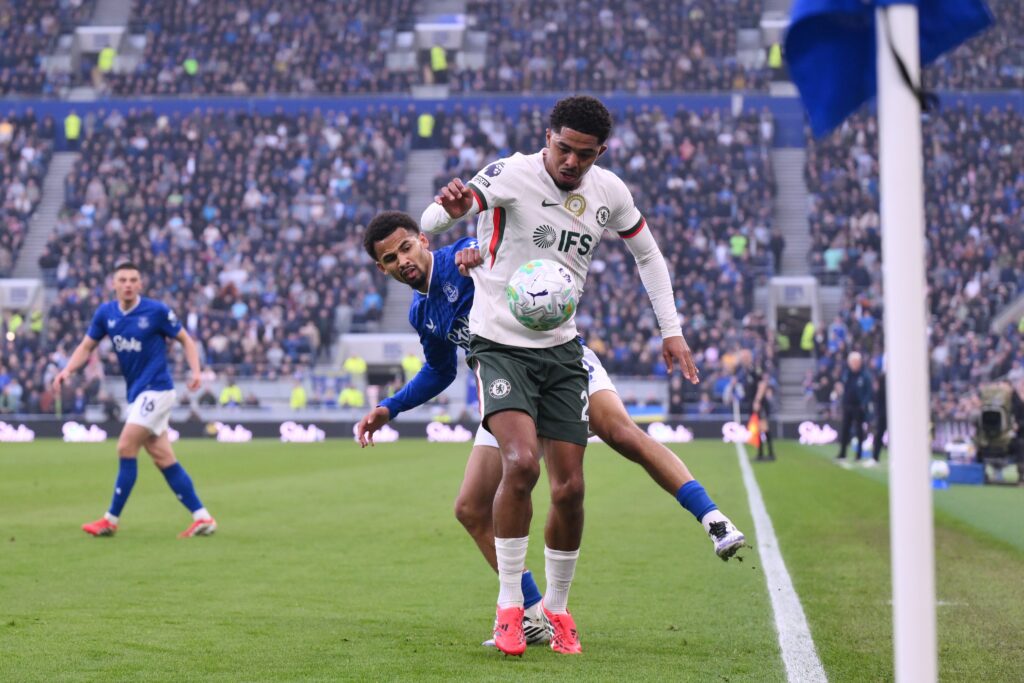Yakubu Aiyegbeni returns to Merseyside, watches Everton thrash Chelsea 3-0