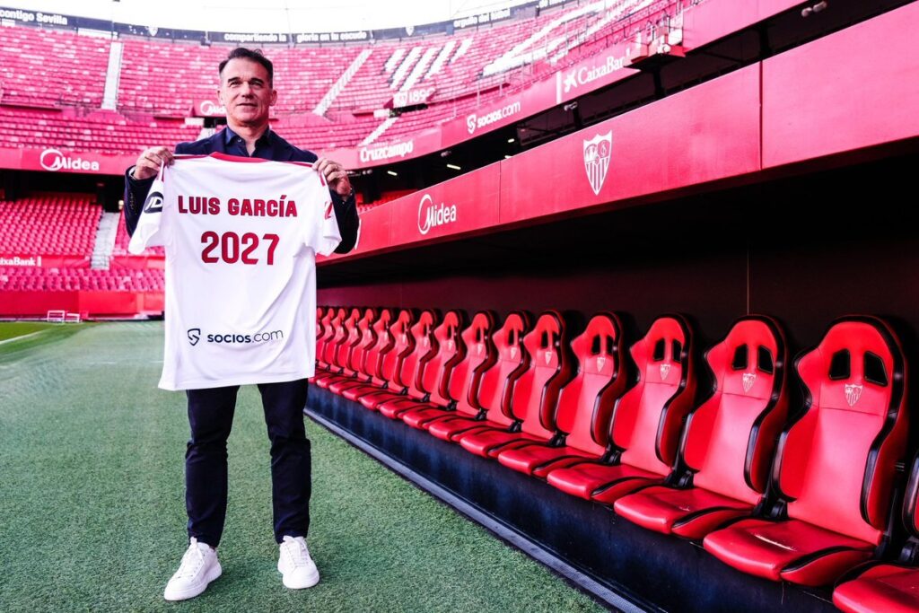 Akor Adams, Chidera Ejuke get new coach as Sevilla appoint Luis García 38 Akor Adams, Chidera Ejuke get new coach as Sevilla appoint Luis García