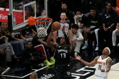 Ayo Dosunmu at the rim