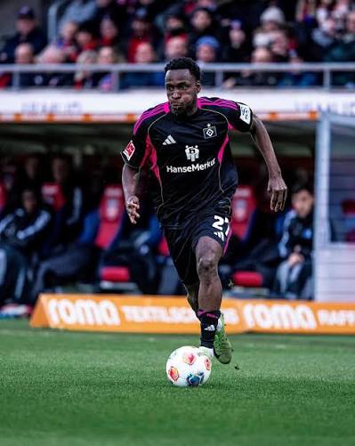 Polzin explains tactical switch behind Otele’s halftime withdrawal in Augsburg clash