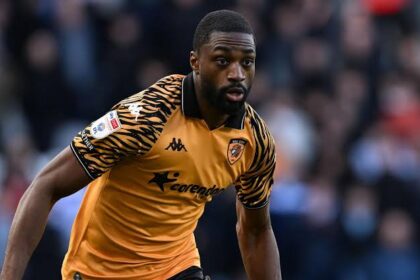 ‎Ajayi injury fears eased as defender provides assist in Hull draw against Oxford united