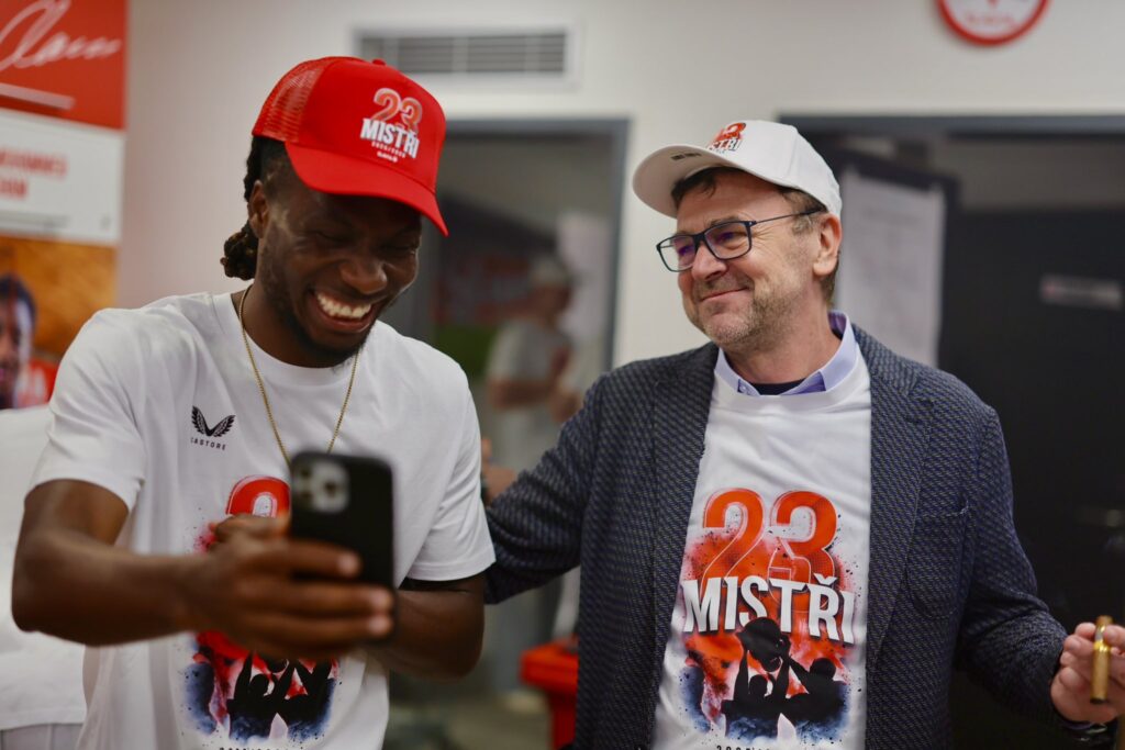 Igoh Ogbu, three other Nigerians win Czech First League title with Slavia Prague