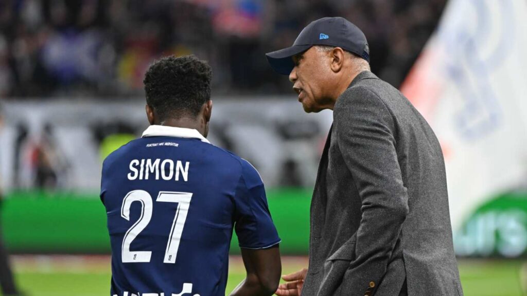 Antoine Kombouare and Moses Simon at Paris FC