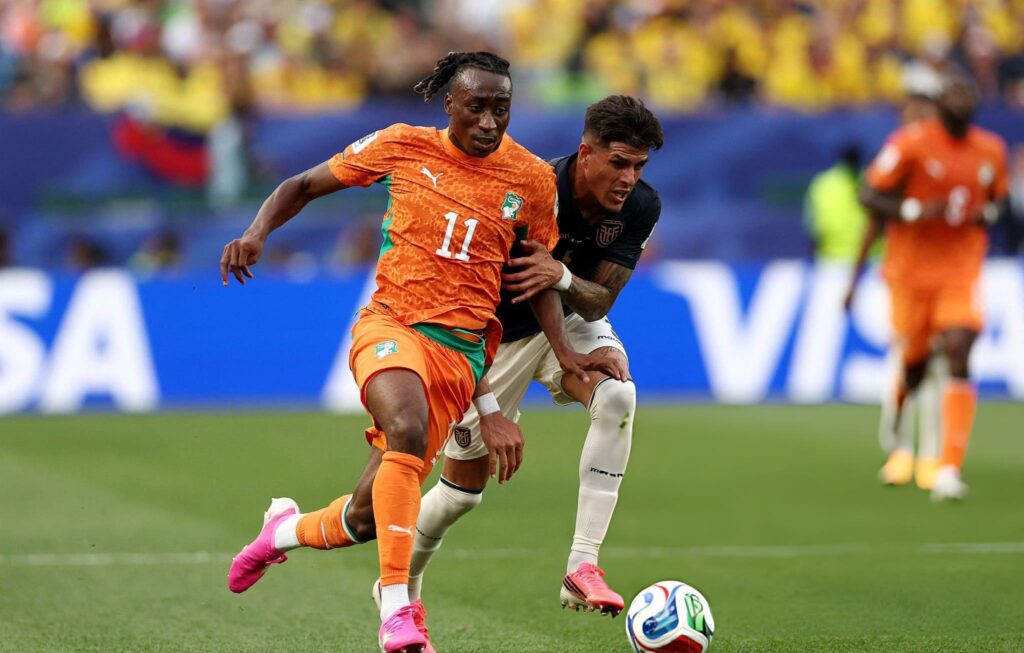 Amad Diallo nets late winner as Ivory Coast beat Ecuador 1-0 in World Cup opener