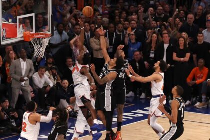 OG Anunoby's last-second heroics give Knicks dramatic Game 4 win over Spurs