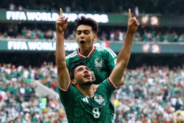 Quinones and Jimenez fire co-hosts Mexico to 2-0 victory over South Africa in FIFA World Cup opener‎