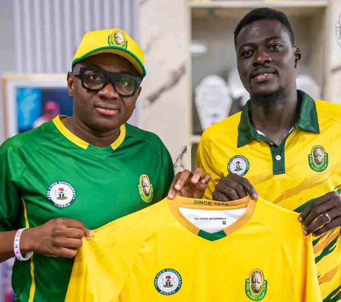 Former Abia Warriors defender Adeleke Adekunle signs for Bendel Insurance ahead of new NPFL season‎