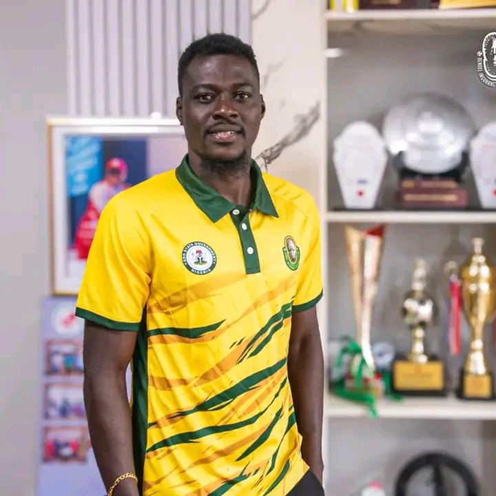 Former Abia Warriors defender Adeleke Adekunle signs for Bendel Insurance ahead of new NPFL season‎