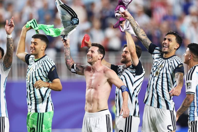 Argentina beat 10-man Switzerland 3-1 after extra time to reach World Cup semi-finals 38 Argentina beat 10-man Switzerland 3-1 after extra time to reach World Cup semi-finals