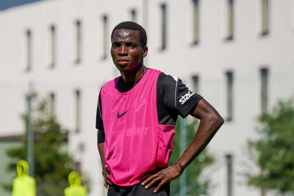 AIK invite Umeå FC winger Emmanuel Olawore to train with senior squad