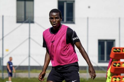 AIK invite Umeå FC winger Emmanuel Olawore to train with senior squad
