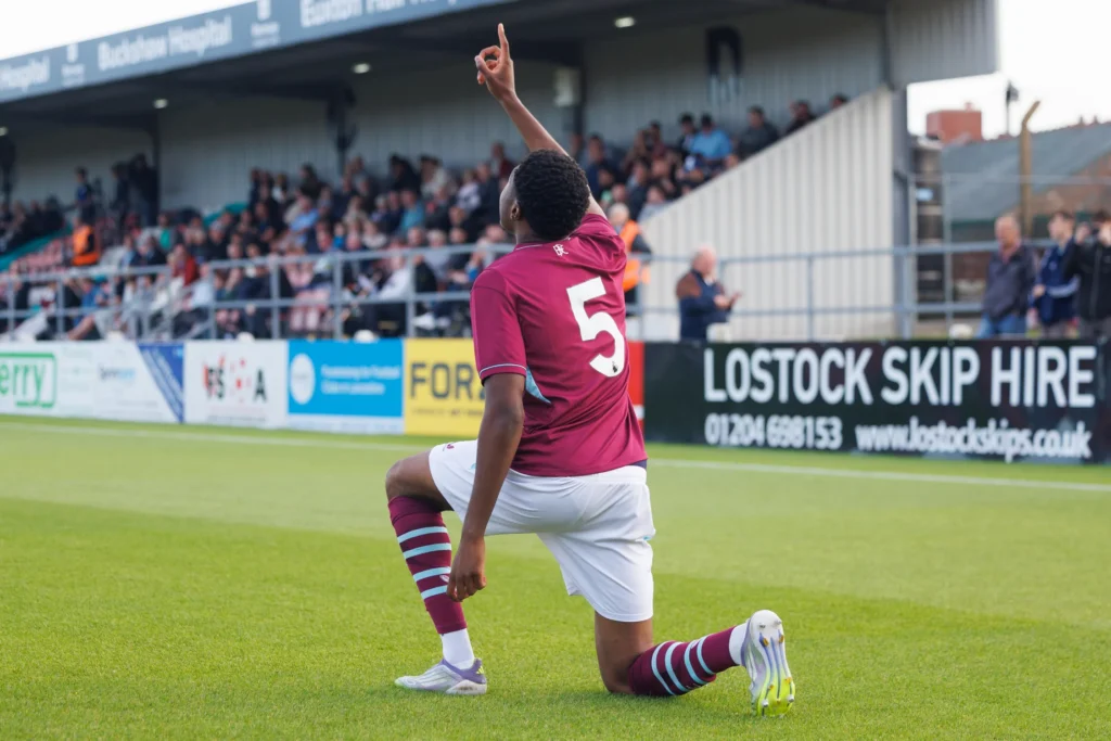 ‎Emmanuel Airoboma signs for Burnley U21 after successful trial‎