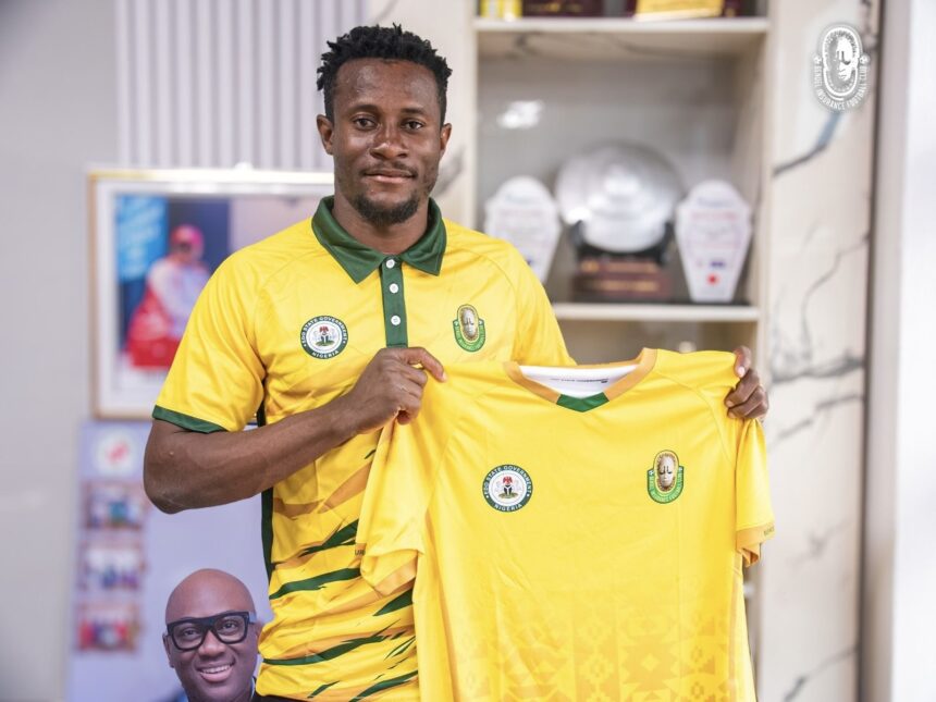 Super Eagles goalkeeper Amas Obasogie returns to Bendel Insurance on one-year deal