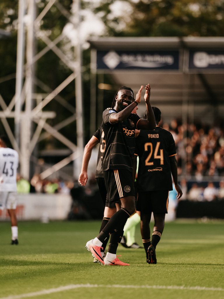 ‎Tolu Arokodare scores first Eredivisie goal for Ajax in 4-0 win over Telstar