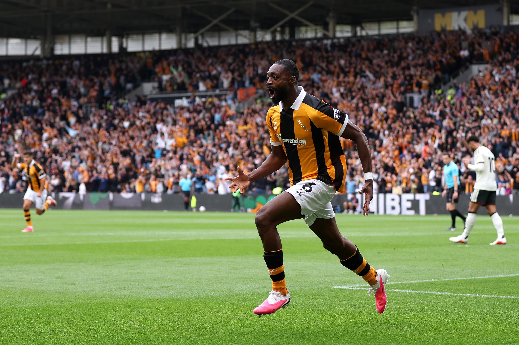 Semi Ajayi scores as Hull City stun Manchester United 2-0 in Premier League return