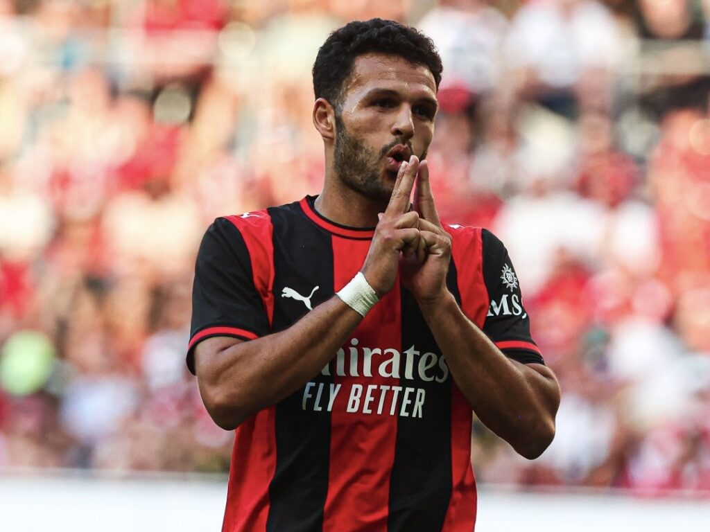 Samuel Chukwueze scores, provides two assists as AC Milan beat Manchester United 4-2 39 Samuel Chukwueze scores, provides two assists as AC Milan beat Manchester United 4-2
