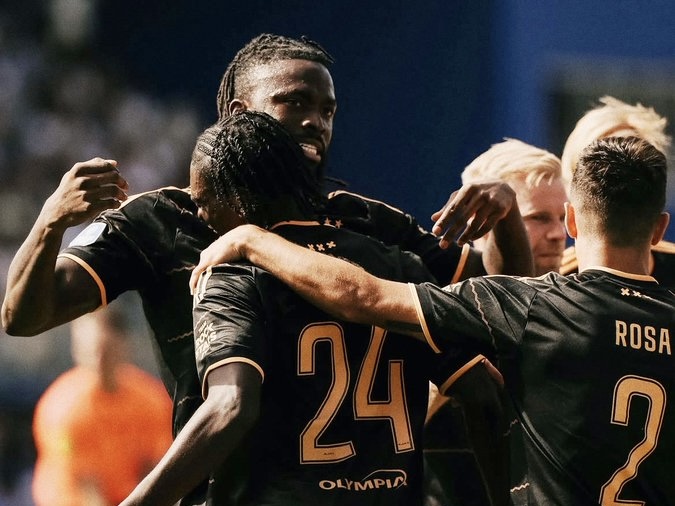 Tolu Arokodare provides assist on debut as Ajax beat PEC Zwolle 2-0 37 Tolu Arokodare provides assist on debut as Ajax beat PEC Zwolle 2-0