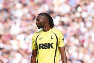 ‎Nathan Jones praises Arthur Okonkwo after standout Charlton debut