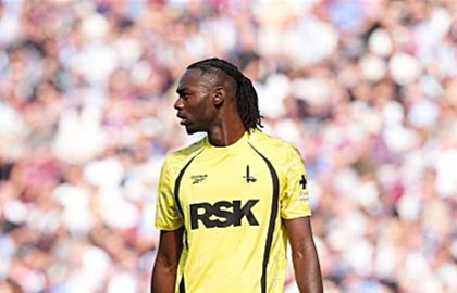 ‎Nathan Jones praises Arthur Okonkwo after standout Charlton debut