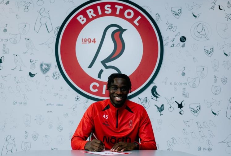 ‎Elijah Adebayo begins new chapter with Bristol City after Luton exit