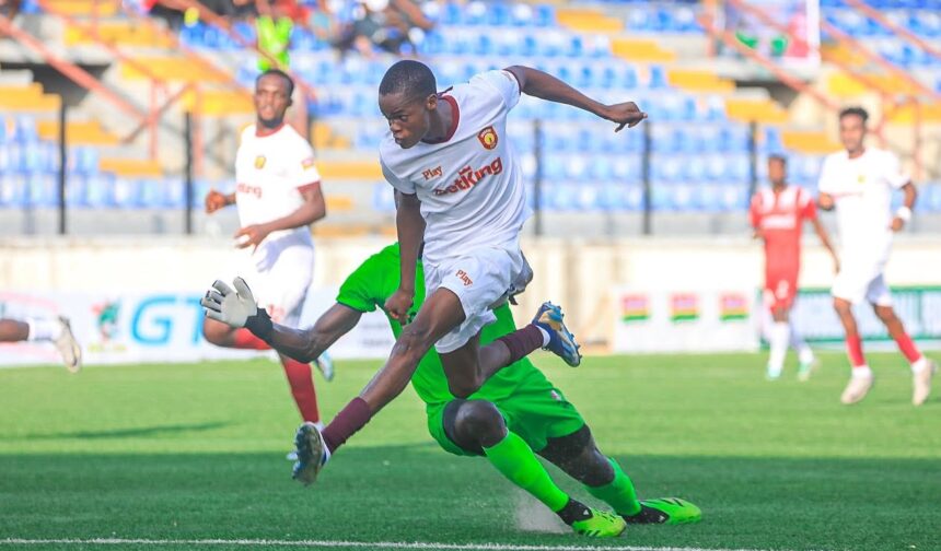Musa Maliq in action for Ikorodu City