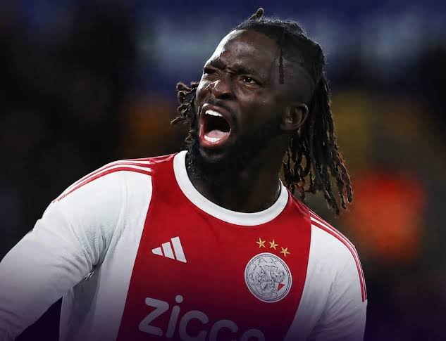 Tolu Arokodare comes off the bench to score as Ajax draw 2-2 with Excelsior 37 Tolu Arokodare comes off the bench to score as Ajax draw 2-2 with Excelsior