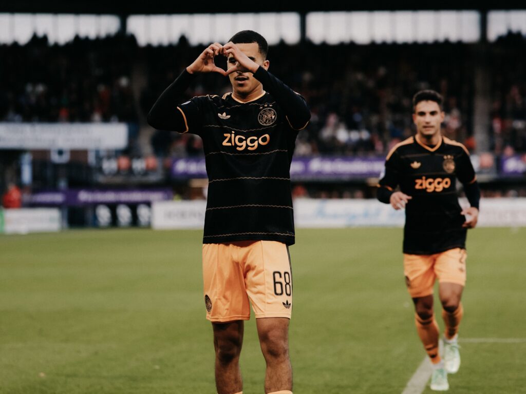 Tolu Arokodare nets winner to help Ajax defeat Sparta Rotterdam 2-1