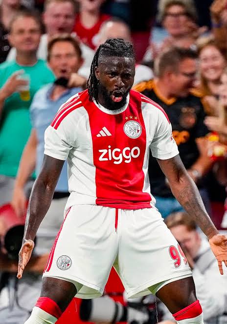 Ajax coach Míchel Sánchez describes Tolu Arokodare as a special player