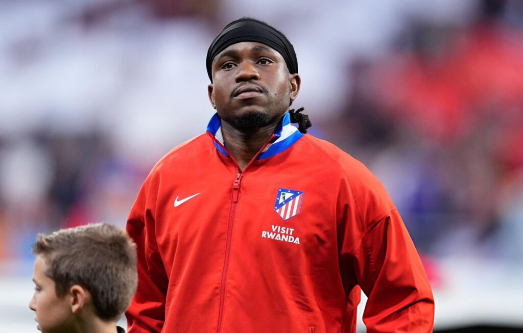 Lookman comes off bench as Atlético beat Levante 2–0