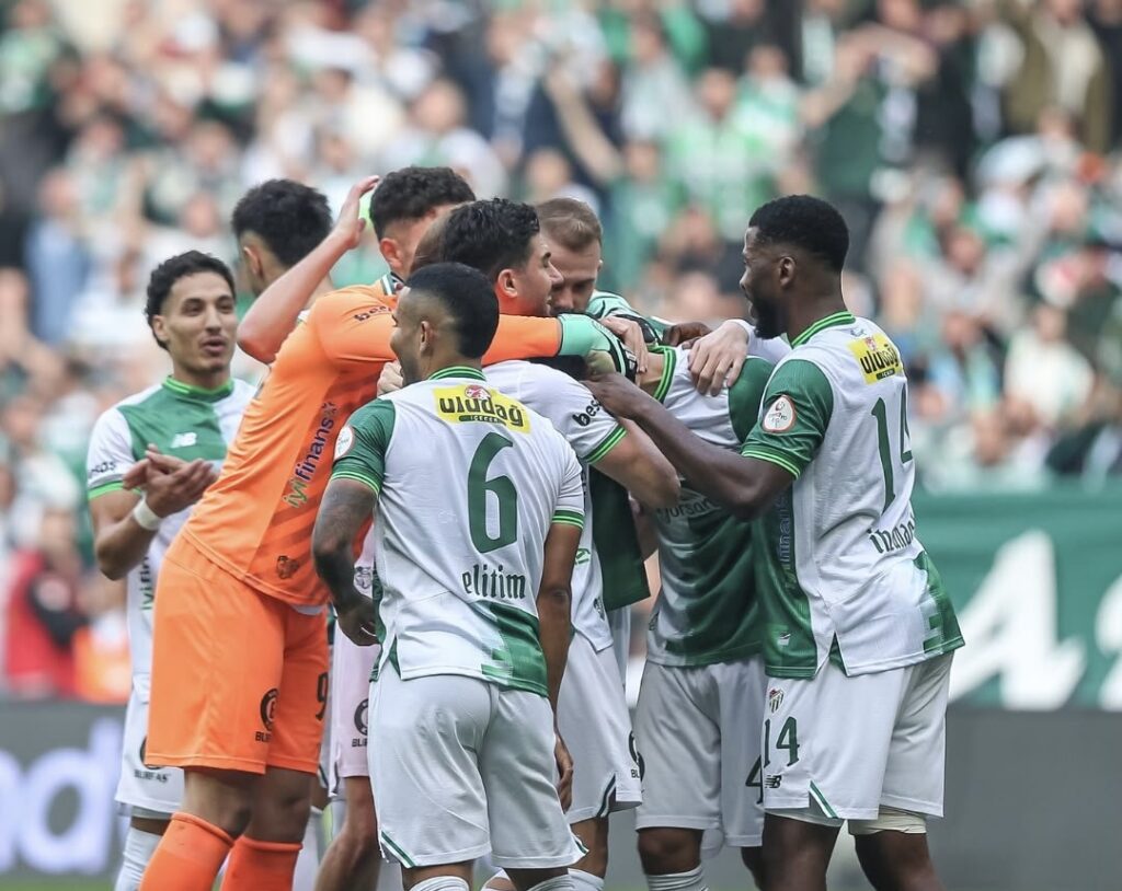Iheanacho’s 12-match scoring run ends as Bursaspor cruise to victory